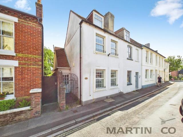 House for sale in Middlecroft, Hampshire