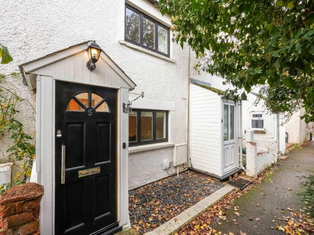 House for sale in Ewens Farm, Golden Valley