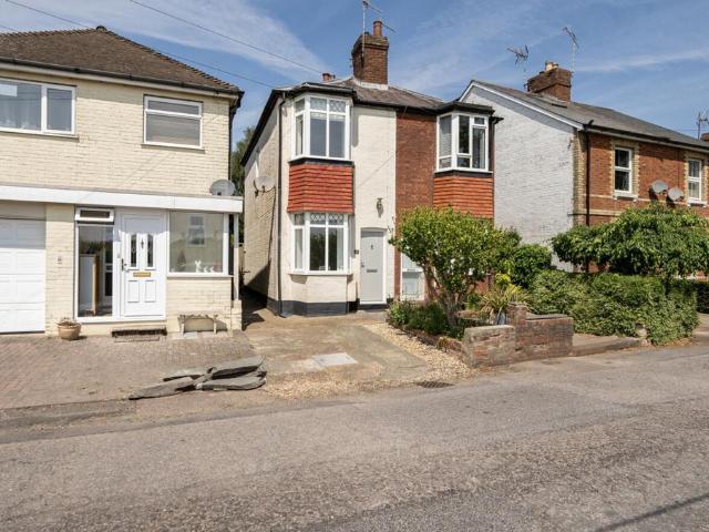 House for sale in Hawkenbury, Sandown Park