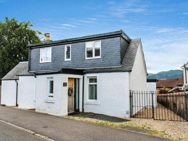 House for sale in Helensfield, Scotland