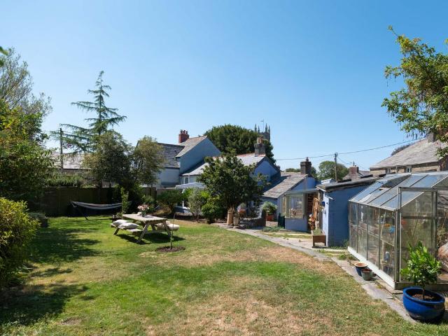 House for sale in Hellandbridge, Cornwall