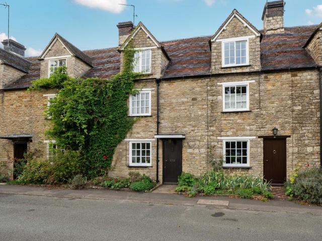 House for sale in Evenley, West Northamptonshire