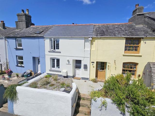House for sale in Weir Quay, Devon