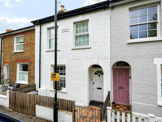 House for sale in Mortlake, Greater London