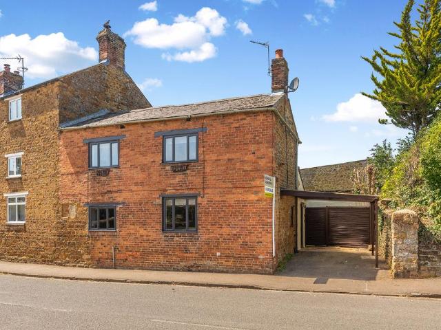 House for sale in Evershot, Oxfordshire