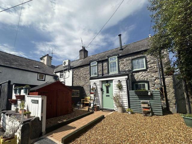 House for sale in Llanfair Talhaiarn, Wales