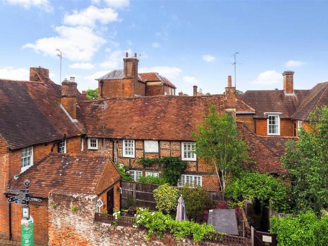 House for sale in Fole, Surrey