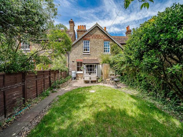 House for sale in London Borough of Merton, Merton Park