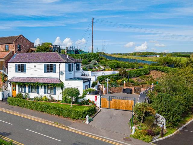 House for sale in Caunsall, Wyre Forest