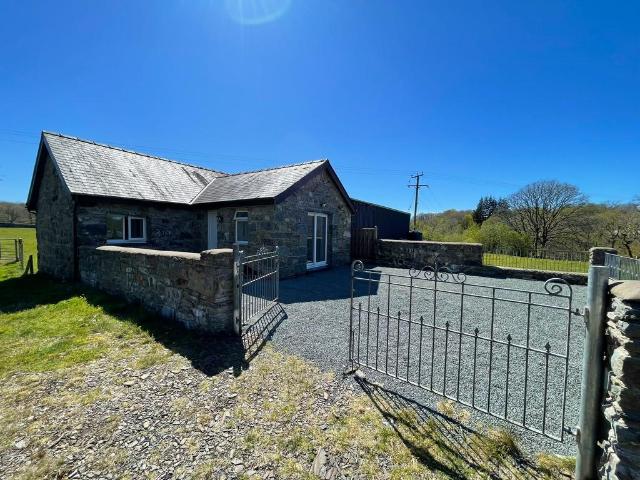 House for sale in Maentwrog, Gellilydan