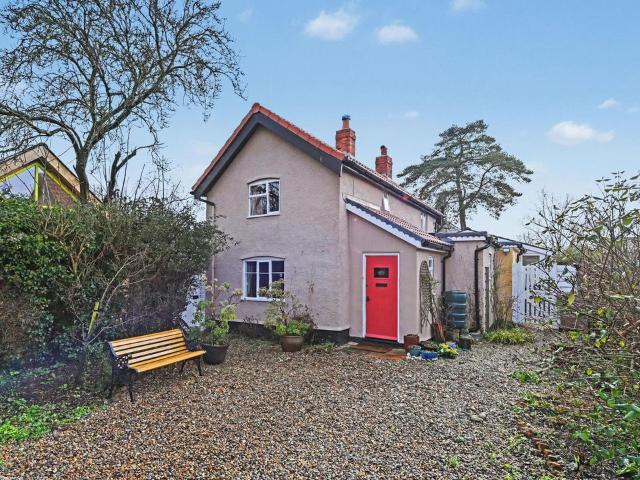 House for sale in Bedingfield, Suffolk