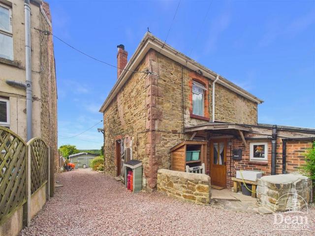 House for sale in Bromsberrow Heath, Gloucestershire
