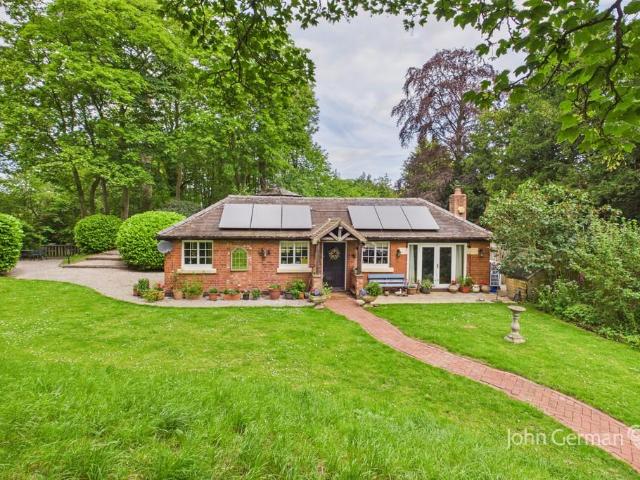 House for sale in Beamhurst, Staffordshire