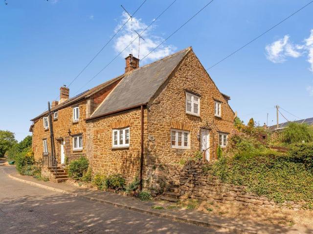 House for sale in Evershot, Oxfordshire