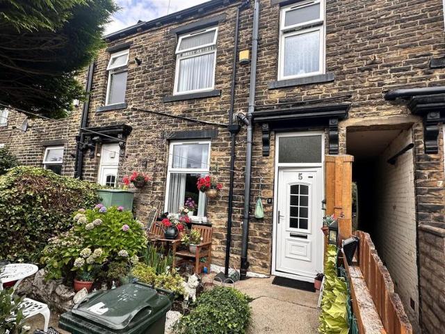 House for sale in Undercliffe, West Yorkshire
