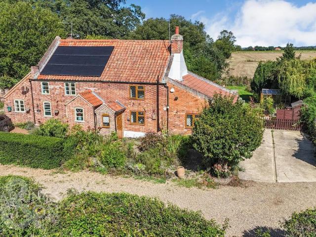 House for sale in Halvergate, Crostwick