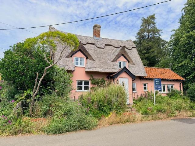 House for sale in Bedingfield, Suffolk