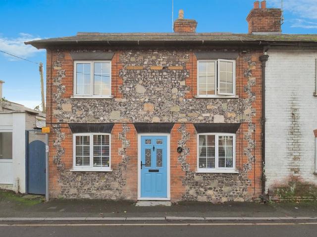 House for sale in Amesbury