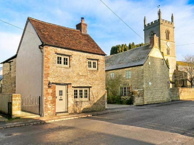 House for sale in Charlton-on-Otmoor, Evershot