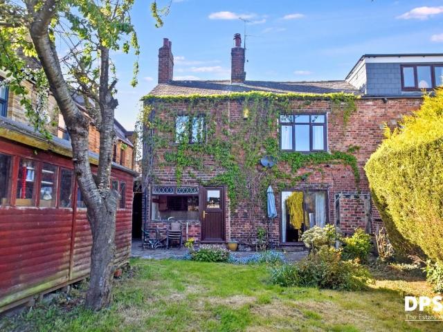 House for sale in Churwell, West Yorkshire