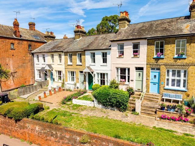 House for sale in Alton Barnes, Essex