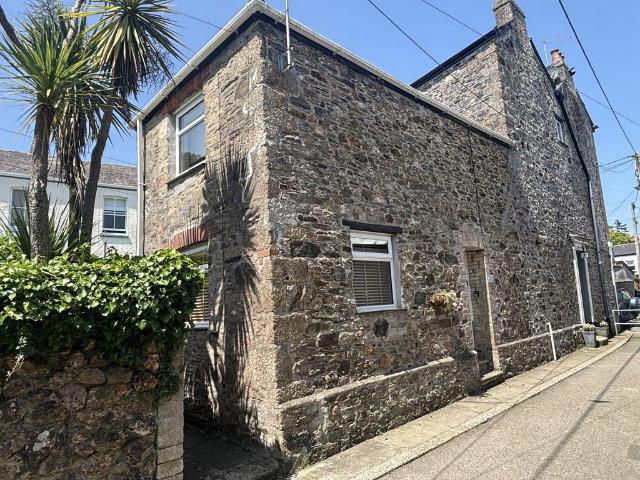 House for sale in Lostwithiel, Cornwall