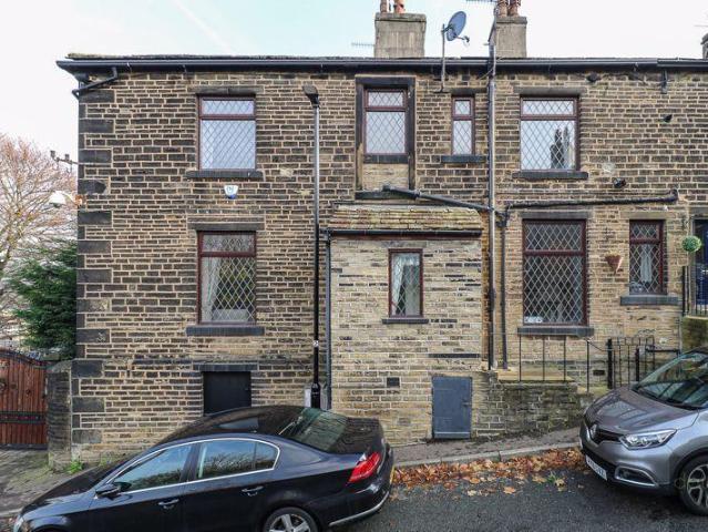 House for sale in Elland, West Yorkshire