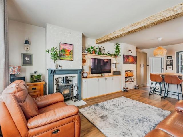 House for sale in Perryfields, West Sussex