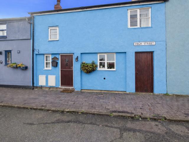 House for sale in Bromsberrow Heath, Gloucestershire