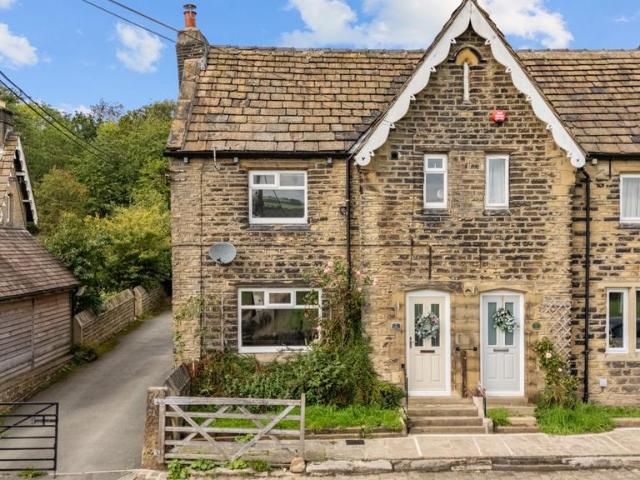 House for sale in South Crosland, West Yorkshire