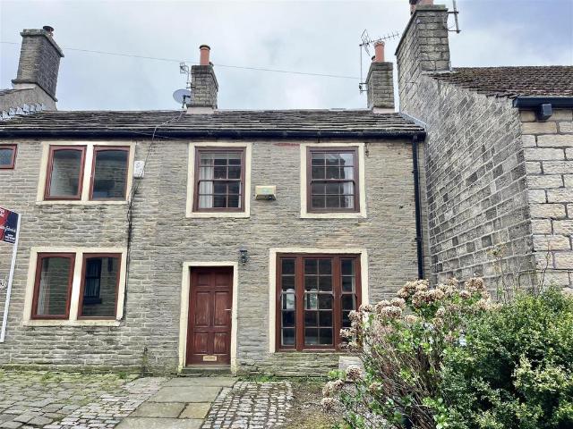 House for sale in Charlesworth, East Midlands