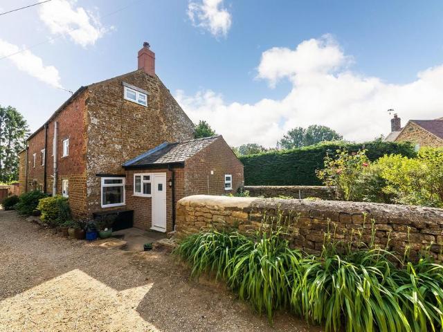 House for sale in Evershot, Oxfordshire