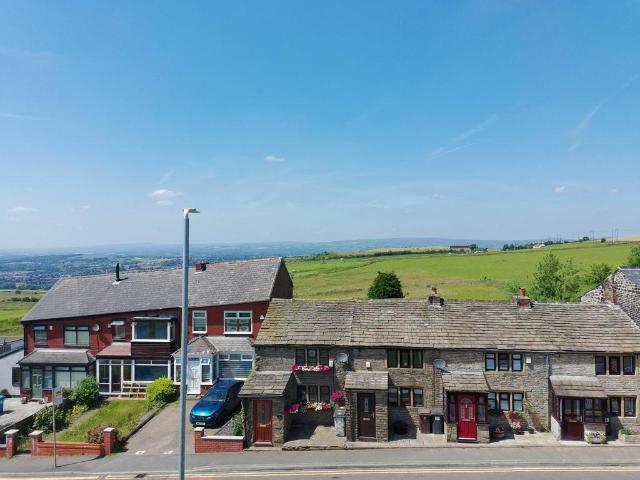House for sale in Shaw and Crompton, Pendock