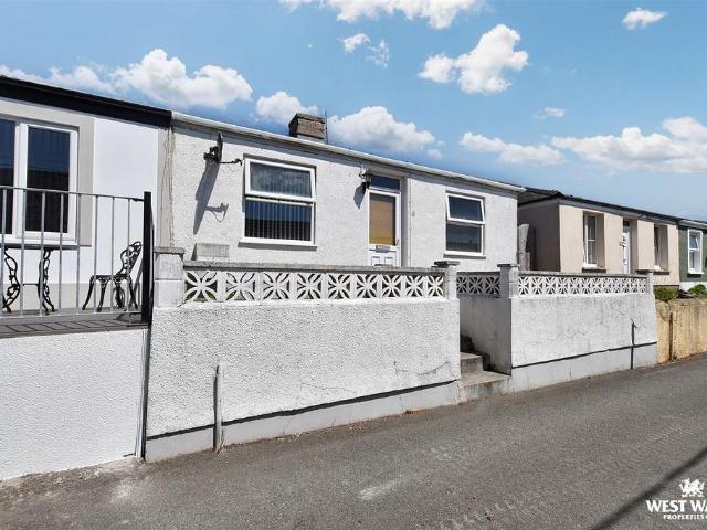 House for sale in Monkton, Pembroke