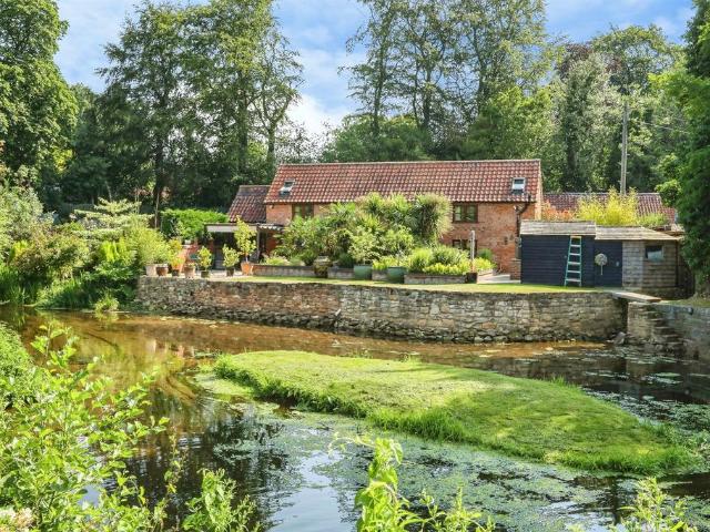 House for sale in Costhorpe, East Midlands