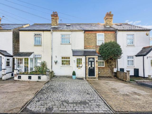 House for sale in Colnbrook, Slough