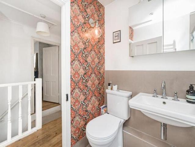 Cottage for sale in Twickenham, Greater London