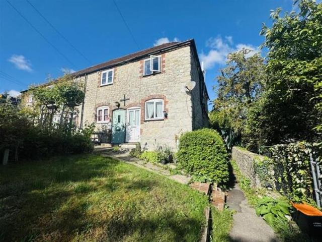 Cottage for sale in Midway, Kent