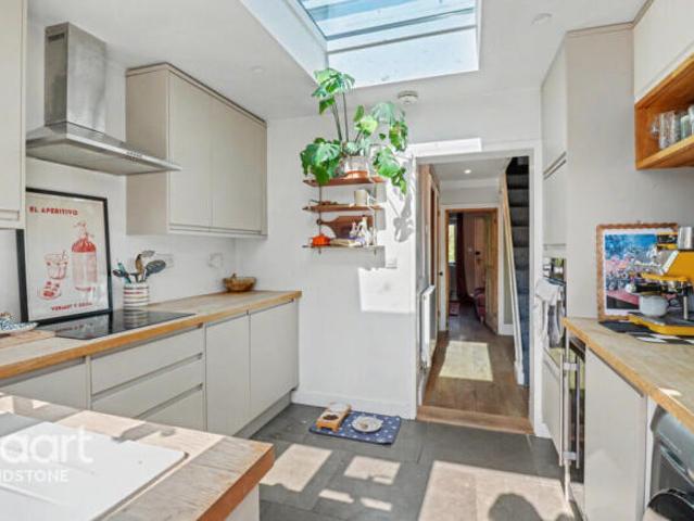 Cottage for sale in Midway, Kent