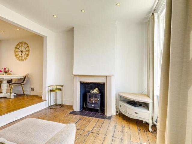 Cottage for sale in Alton Barnes