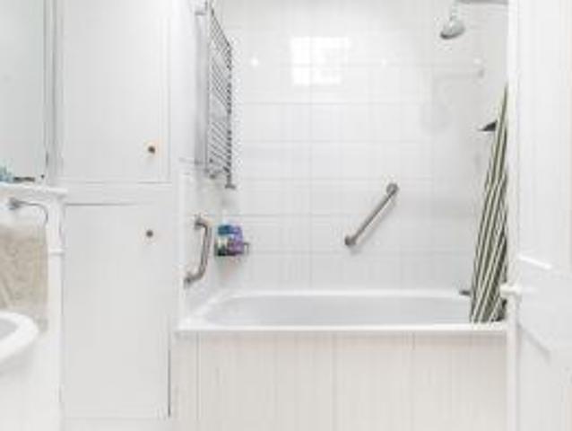 Cottage for sale in Barnes, Greater London