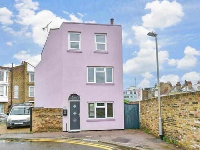 House for sale in West Cliff, Acol