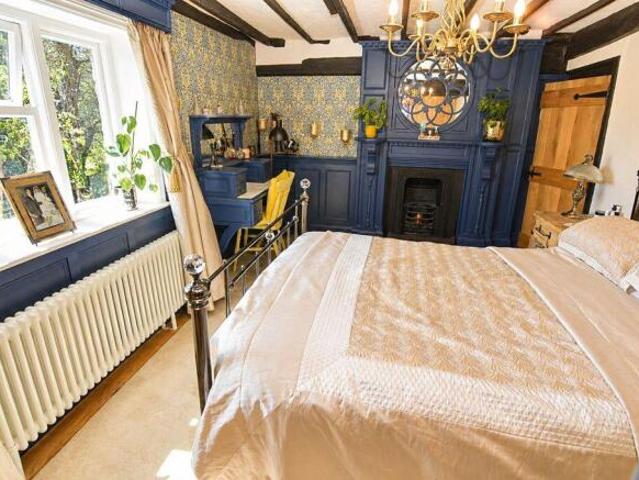 Cottage for sale in Ringlestone, Midway