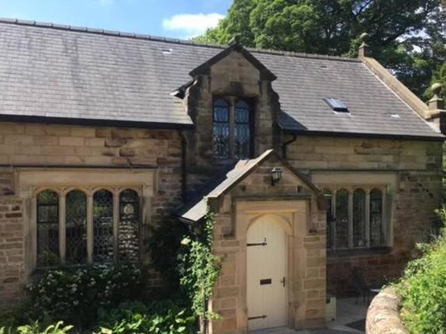 House for sale in Froggatt, East Midlands