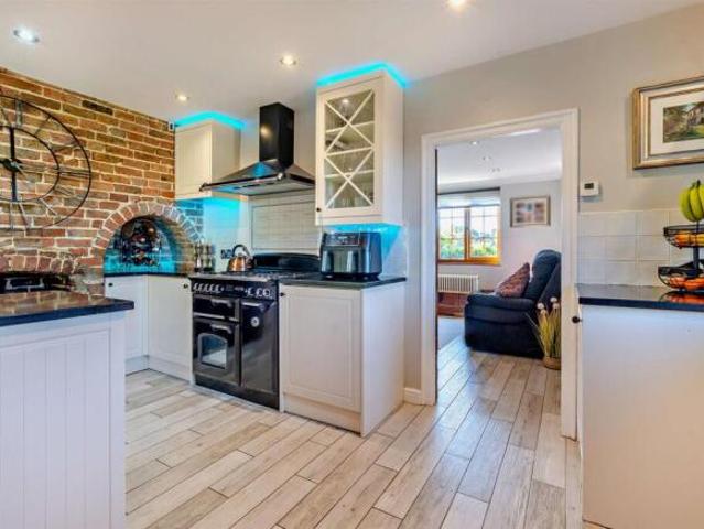 Cottage for sale in Midway, Kent