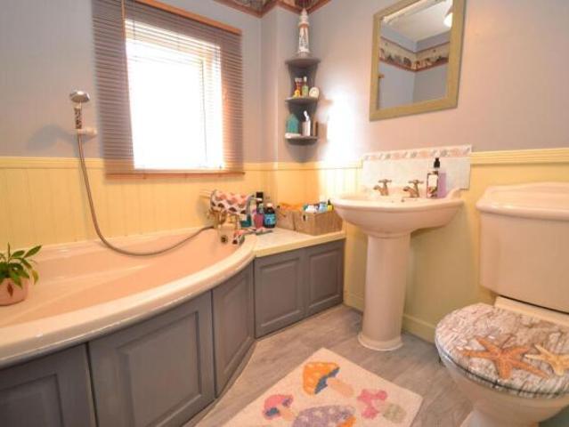 Cottage for sale in Greengates, West Yorkshire