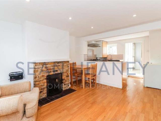 Cottage for sale in High Barnet, Greater London