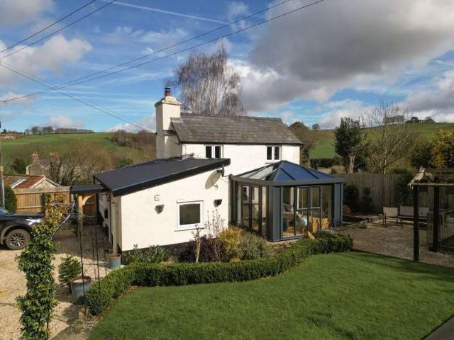 Cottage for sale