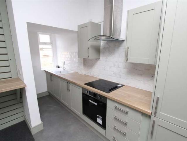 Cottage for rent in Simpson Green, Bradford