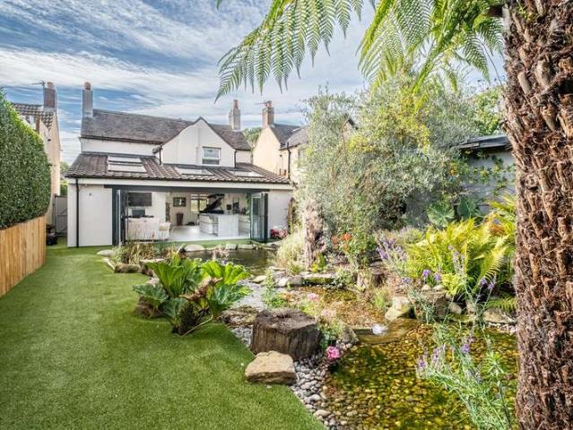 Cottage for sale in Burntwood Green, Lichfield